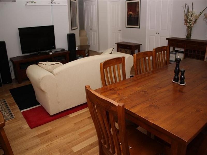 1/33 Rokeby Terrace, Taringa QLD 4068