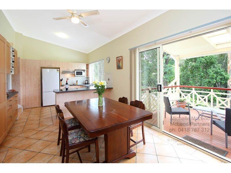 38 Henry Street, Chapel Hill QLD 4069