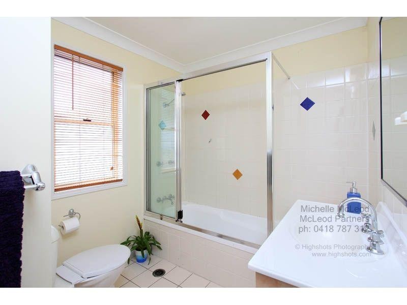 38 Henry Street, Chapel Hill QLD 4069