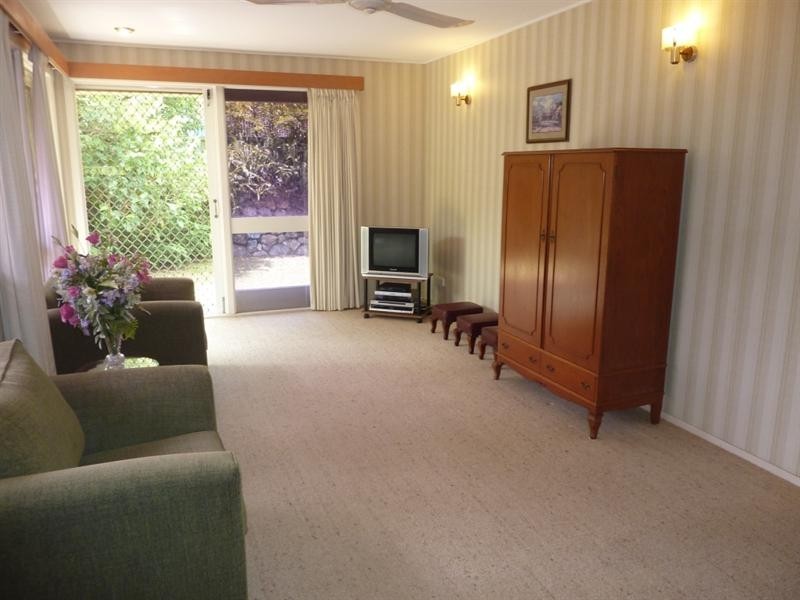 32 Struan Street, Chapel Hill QLD 4069