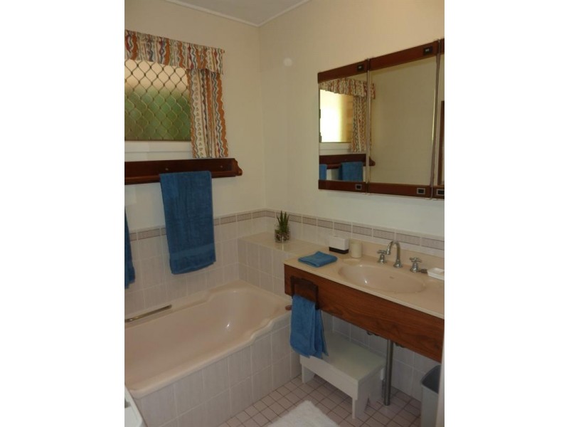 32 Struan Street, Chapel Hill QLD 4069