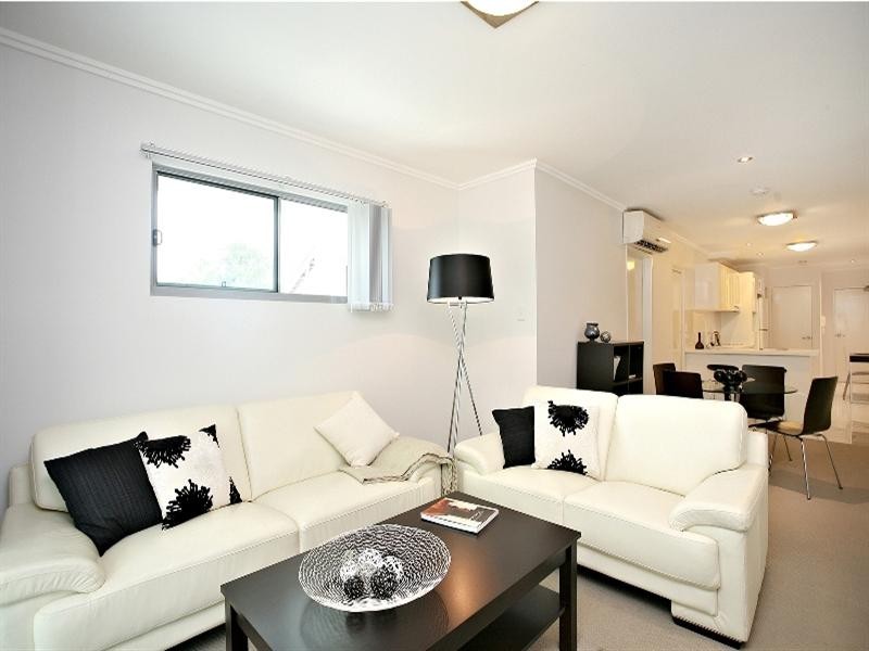 4/51 Lambert Road, Indooroopilly QLD 4068