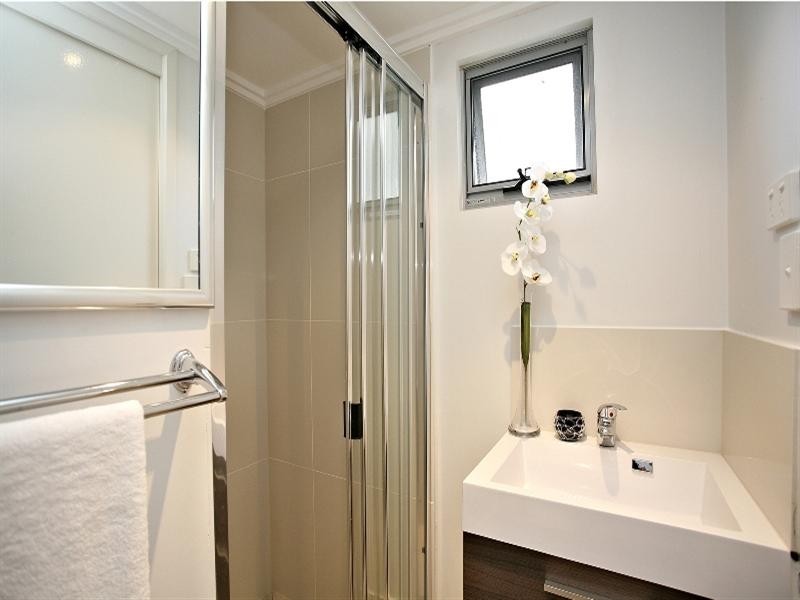 4/51 Lambert Road, Indooroopilly QLD 4068