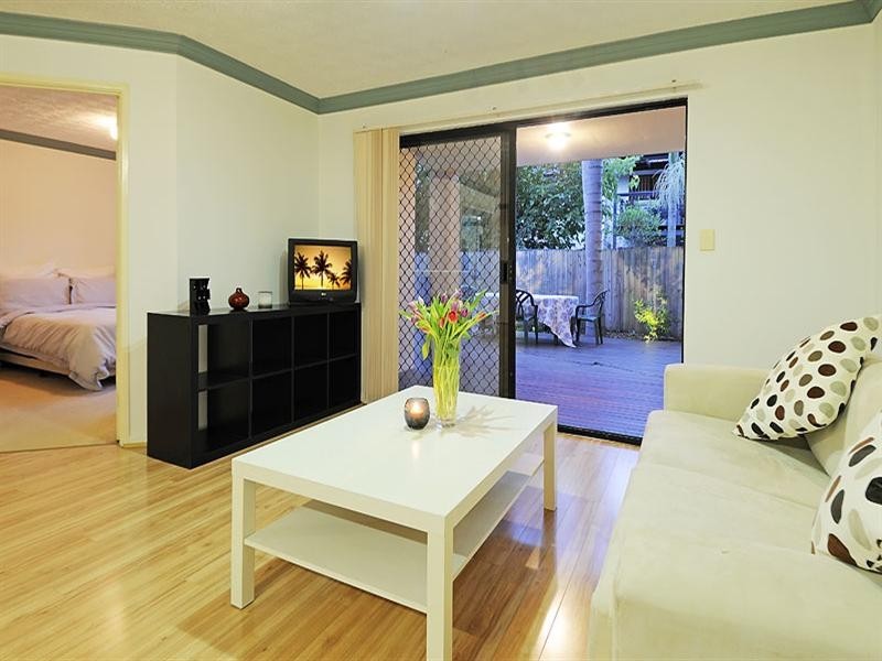 2/16 Malcolm Street, Hawthorne QLD 4171
