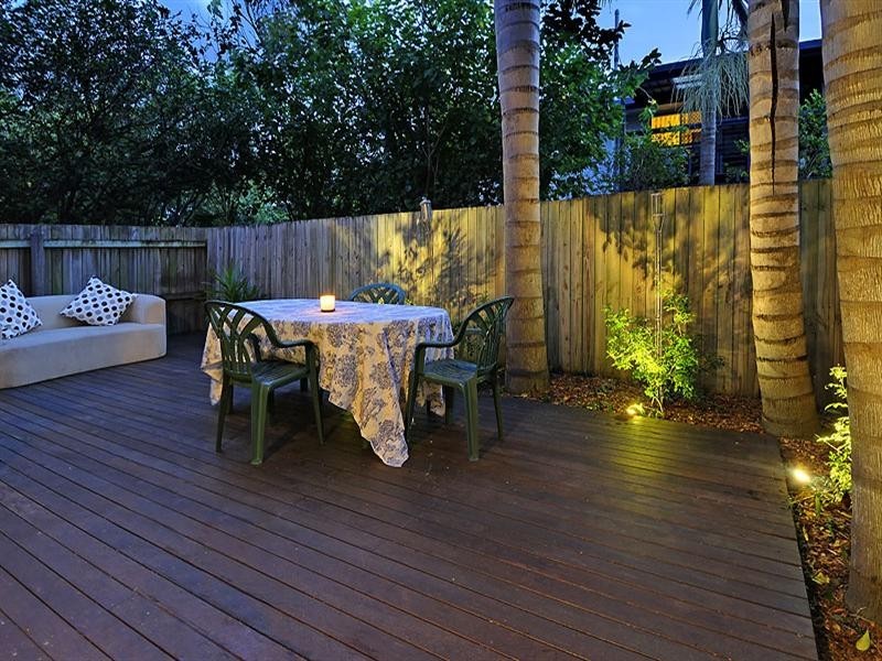 2/16 Malcolm Street, Hawthorne QLD 4171