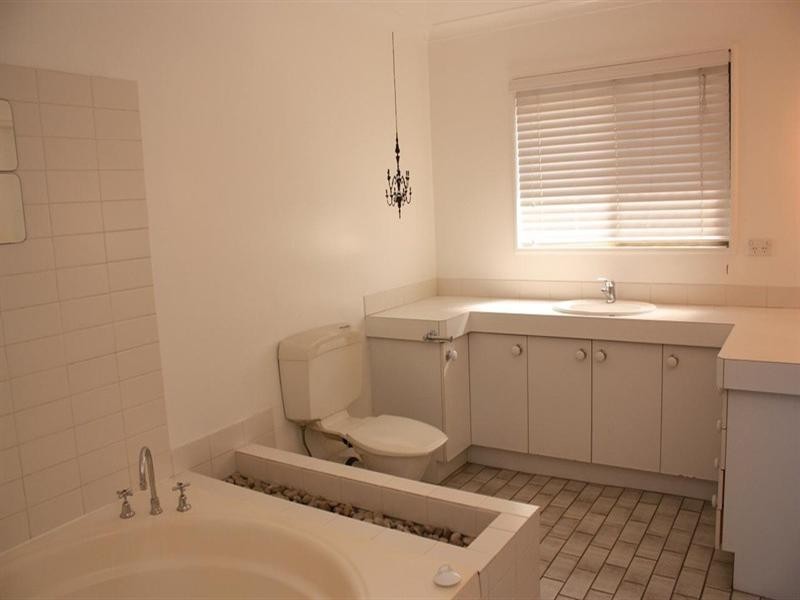 64a Elizabeth Street, Toowong QLD 4066