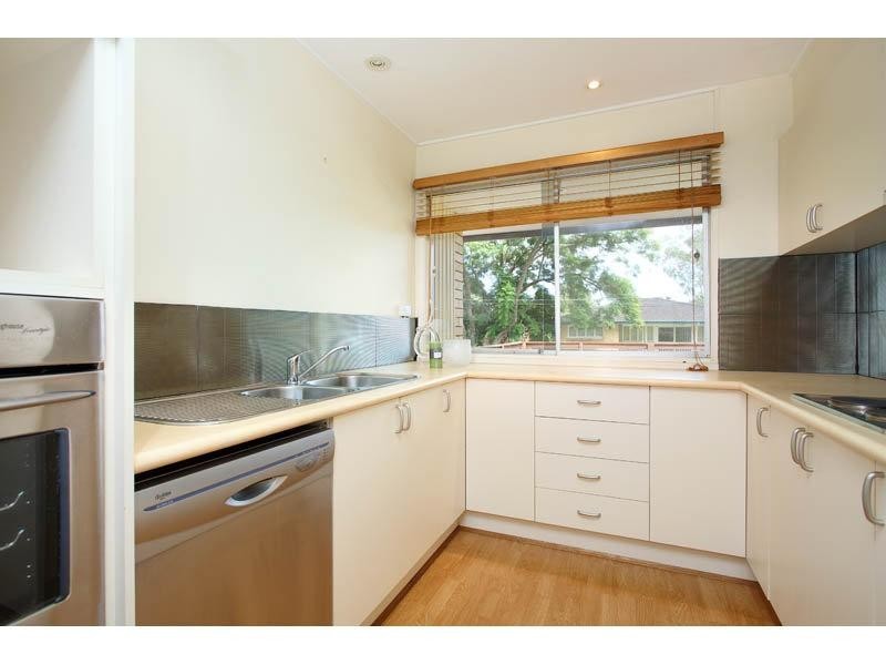 18 Harvard Street, Kenmore QLD 4069