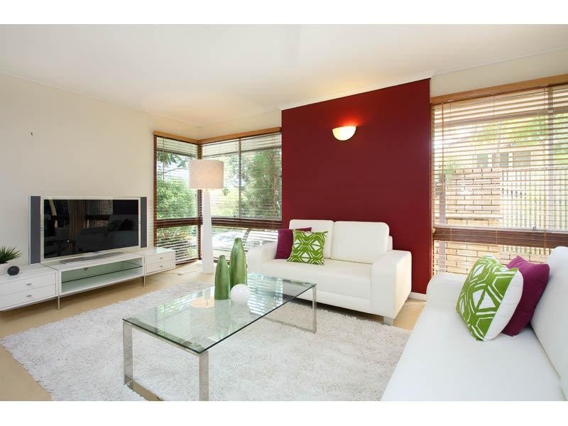 18 Harvard Street, Kenmore QLD 4069