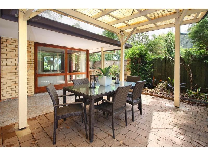 18 Harvard Street, Kenmore QLD 4069