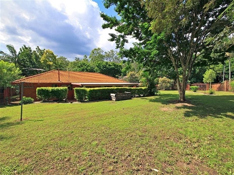 2 Duranta Street, Bellbowrie QLD 4070