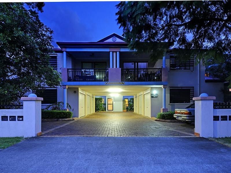 2/16 Malcolm Street, Hawthorne QLD 4171