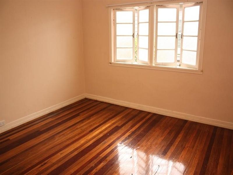 27 Ruskin Street, Taringa QLD 4068