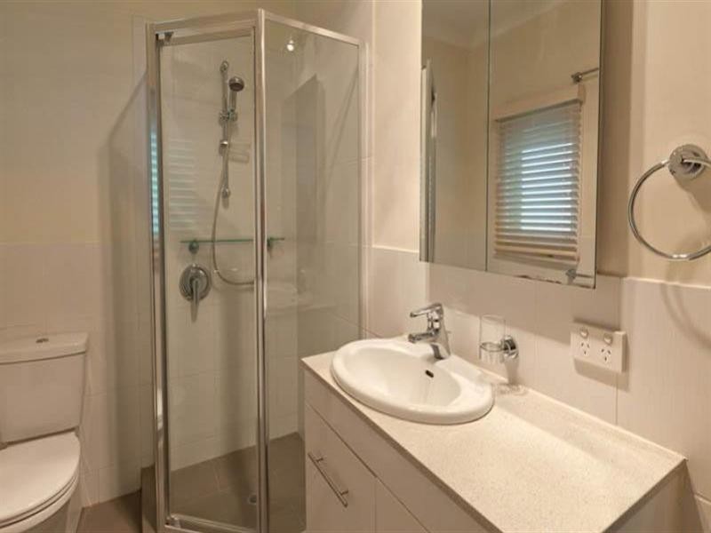 281 Hawken Drive, St Lucia QLD 4067