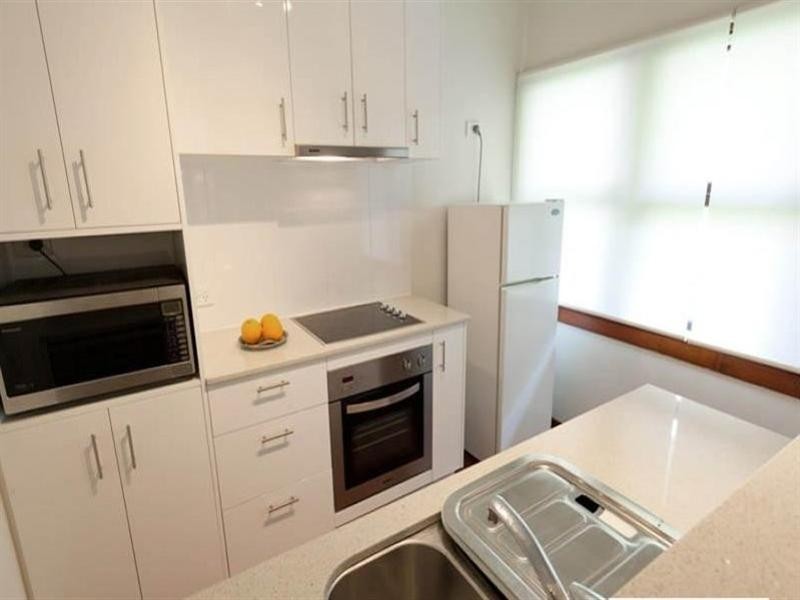 281 Hawken Drive, St Lucia QLD 4067