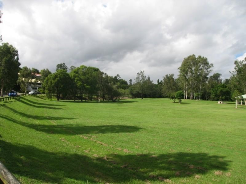 Kenmore Hills QLD 4069