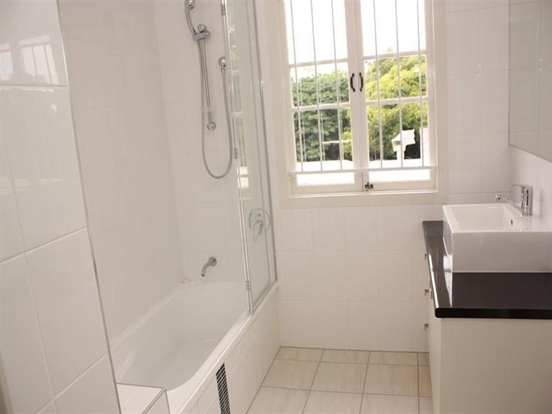 15 Graham Street, Indooroopilly QLD 4068