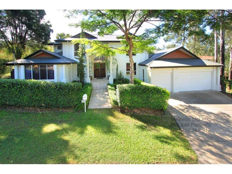 4 Gayna Street, Kenmore QLD 4069