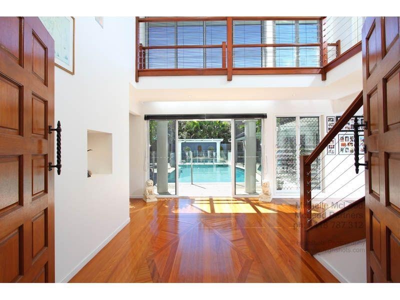 4 Gayna Street, Kenmore QLD 4069
