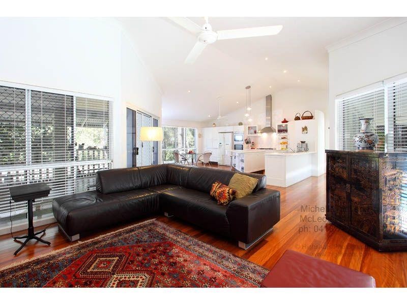 4 Gayna Street, Kenmore QLD 4069