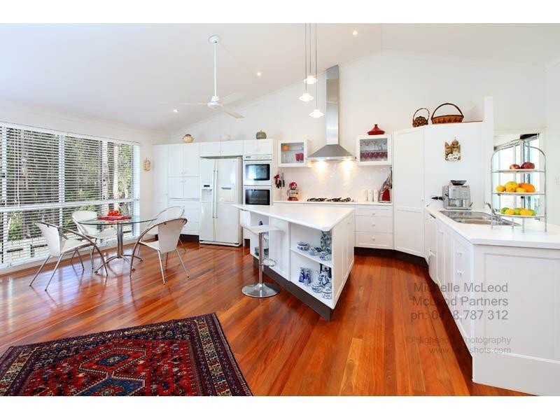 4 Gayna Street, Kenmore QLD 4069