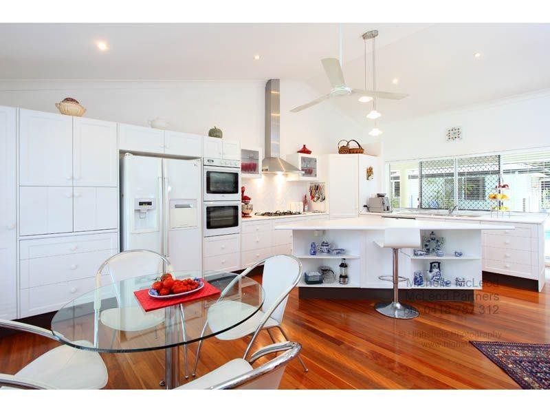 4 Gayna Street, Kenmore QLD 4069