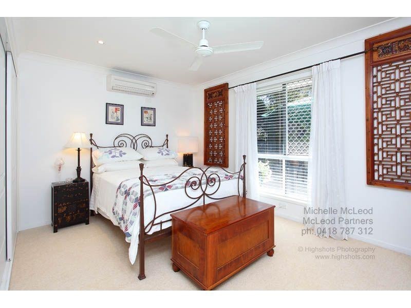 4 Gayna Street, Kenmore QLD 4069