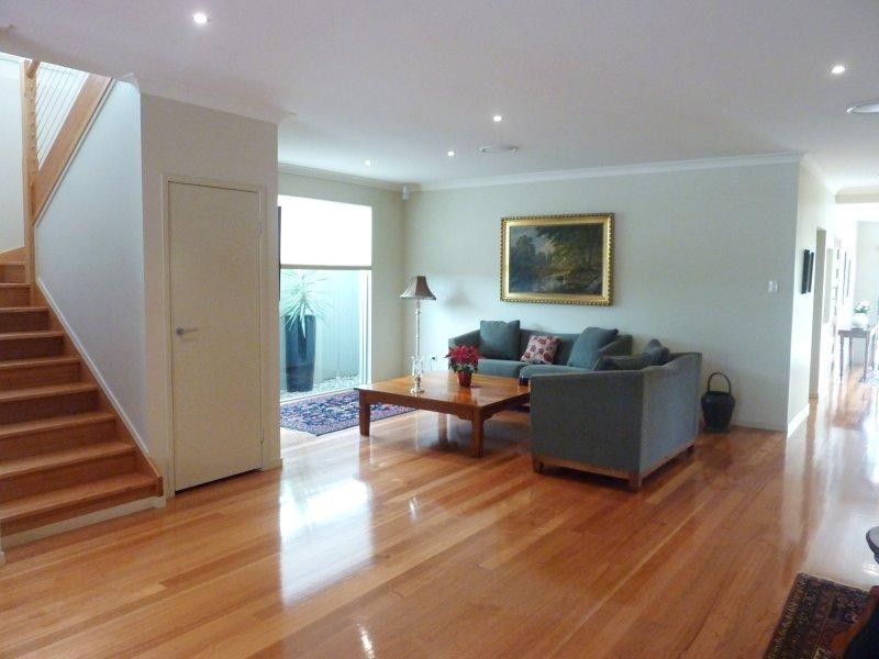 190 Indooroopilly Road, St Lucia QLD 4067