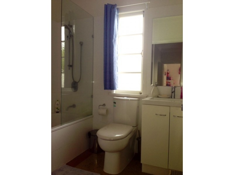 102 GOLDSBROUGH Road, Taringa QLD 4068