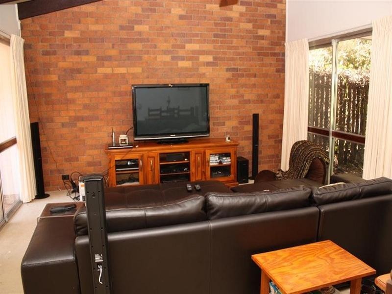 26 Gubberley Street, Kenmore QLD 4069