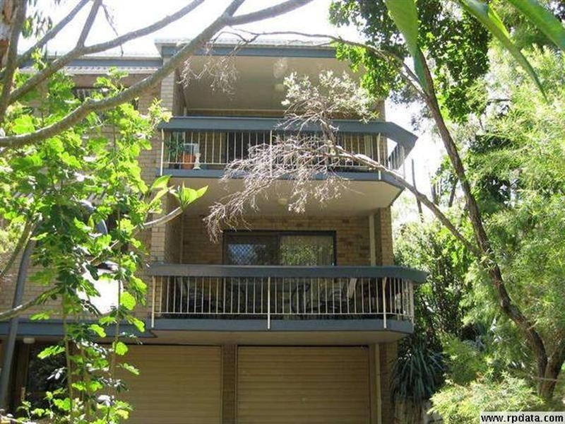 13 Douglas Street, St Lucia QLD 4067