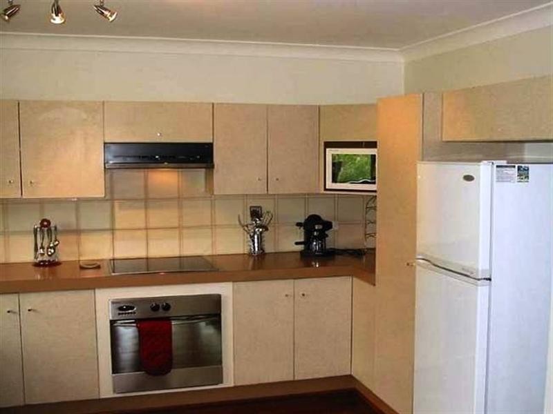 13 Douglas Street, St Lucia QLD 4067