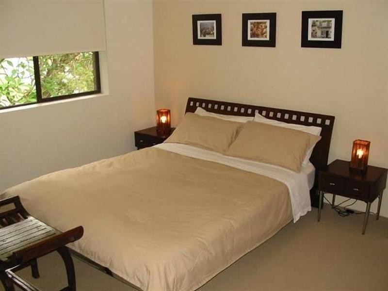 13 Douglas Street, St Lucia QLD 4067