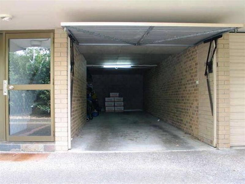 13 Douglas Street, St Lucia QLD 4067