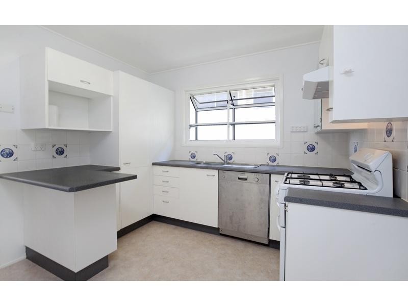 84 Waverley Road, Taringa QLD 4068