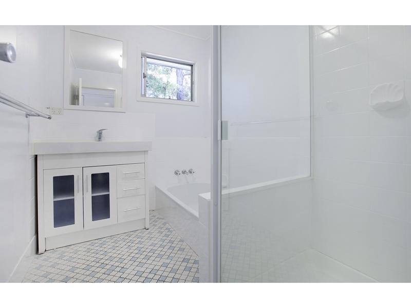 84 Waverley Road, Taringa QLD 4068