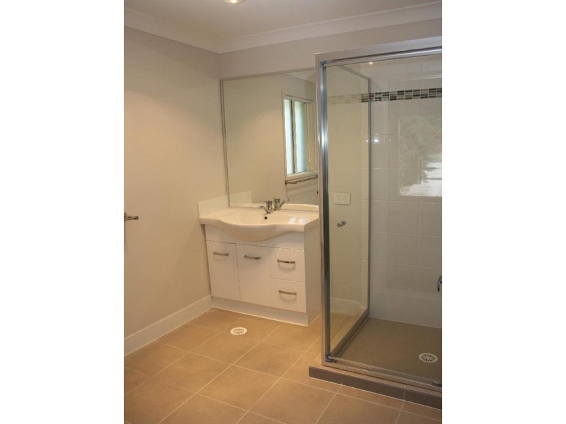 5 Margaret Court, Kenmore QLD 4069