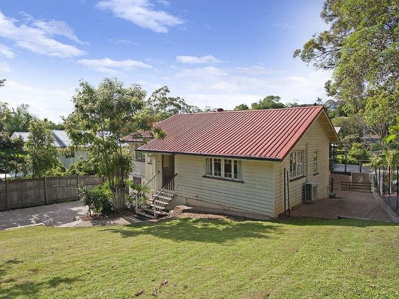 54 Raglan Street, St Lucia QLD 4067