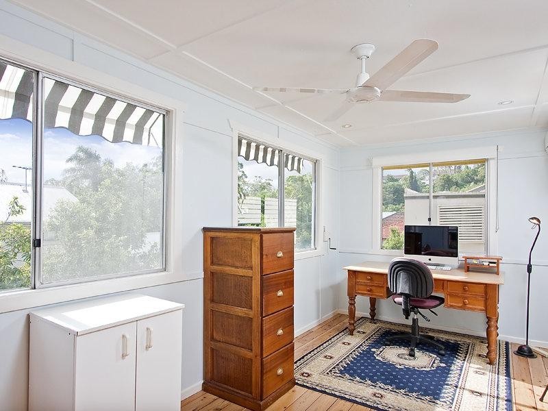 54 Raglan Street, St Lucia QLD 4067