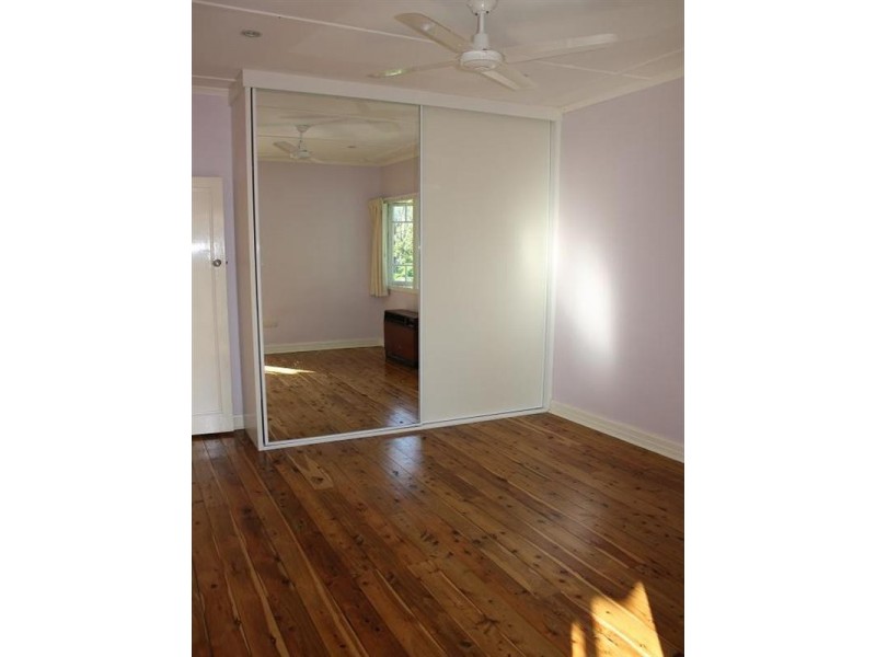 54 Raglan Street, St Lucia QLD 4067