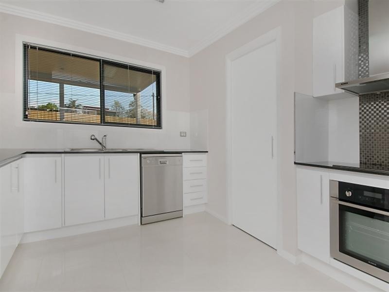 79 Strong Avenue, Graceville QLD 4075