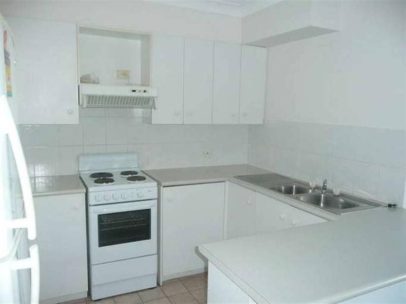 2/18 Cecil Street, Indooroopilly QLD 4068