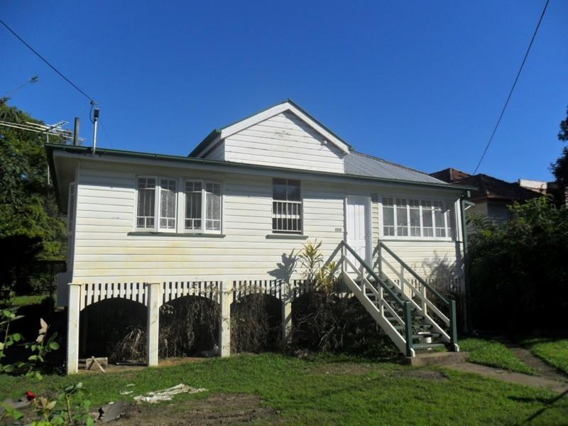 243 Sir Fred Schonell Drive, St Lucia QLD 4067