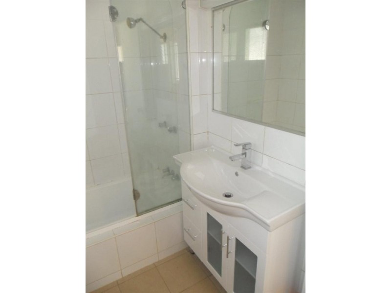 243 Sir Fred Schonell Drive, St Lucia QLD 4067