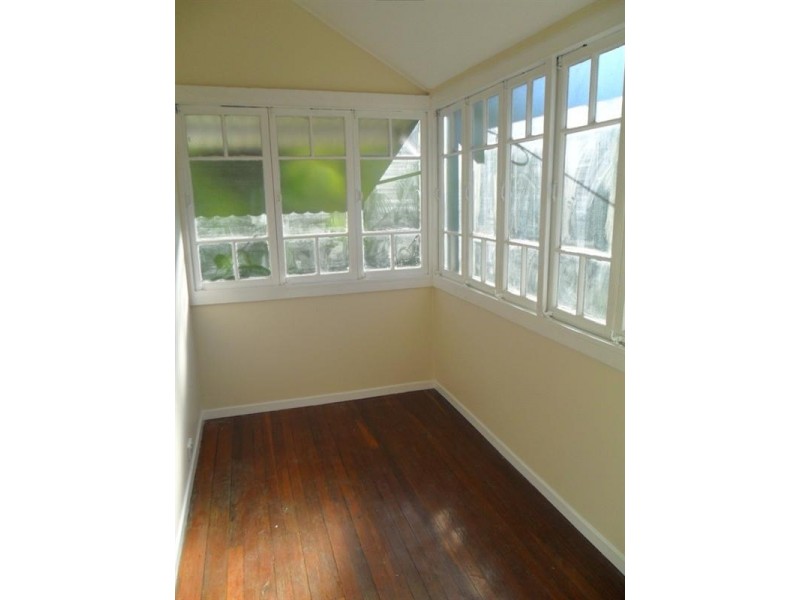 243 Sir Fred Schonell Drive, St Lucia QLD 4067