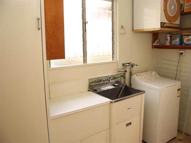 145 Hillside Terrace, St Lucia QLD 4067