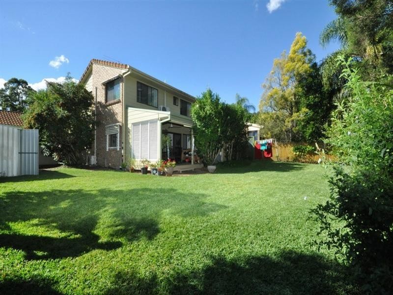 24 Farnworth Street, Chapel Hill QLD 4069