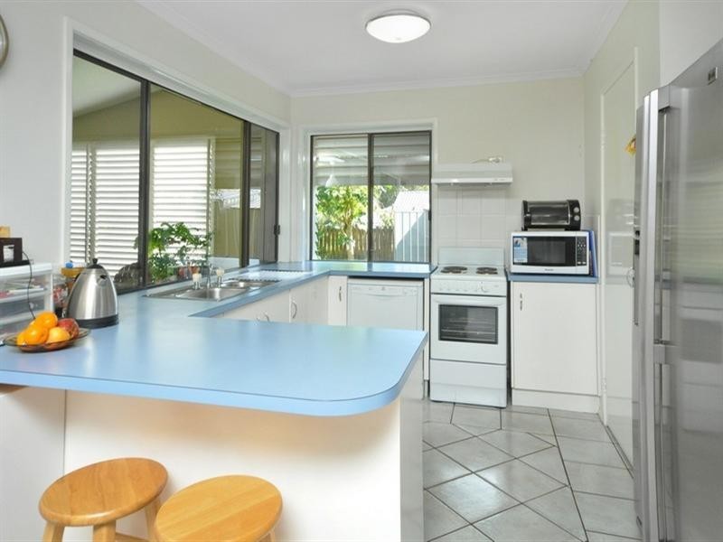 24 Farnworth Street, Chapel Hill QLD 4069