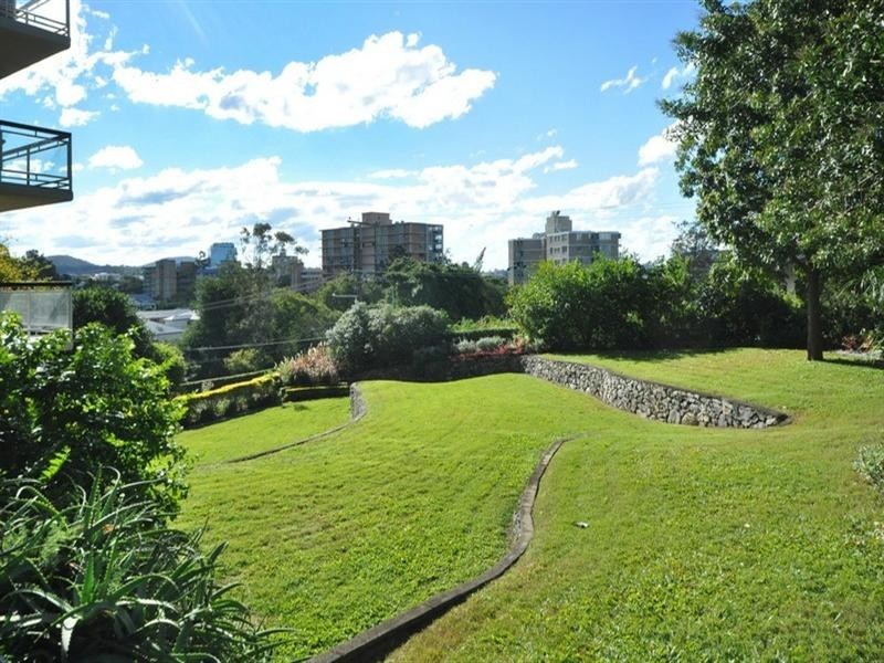 1/60 Bellevue Terrace, St Lucia QLD 4067