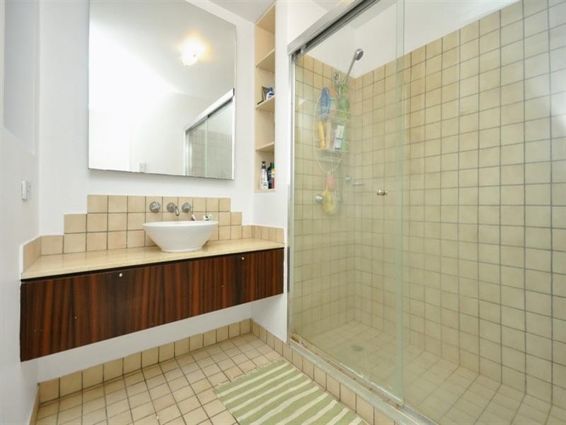 1/60 Bellevue Terrace, St Lucia QLD 4067