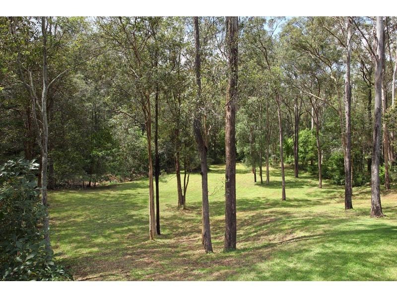23 Hillcrest Place, Chapel Hill QLD 4069